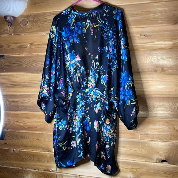 ZARA FLORAL ROBE - Picture 2 of 4